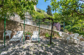 MILKA-sea view apartment in center